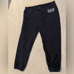 GAP Black cropped Joggers Elastic Waistband Soft Fabric